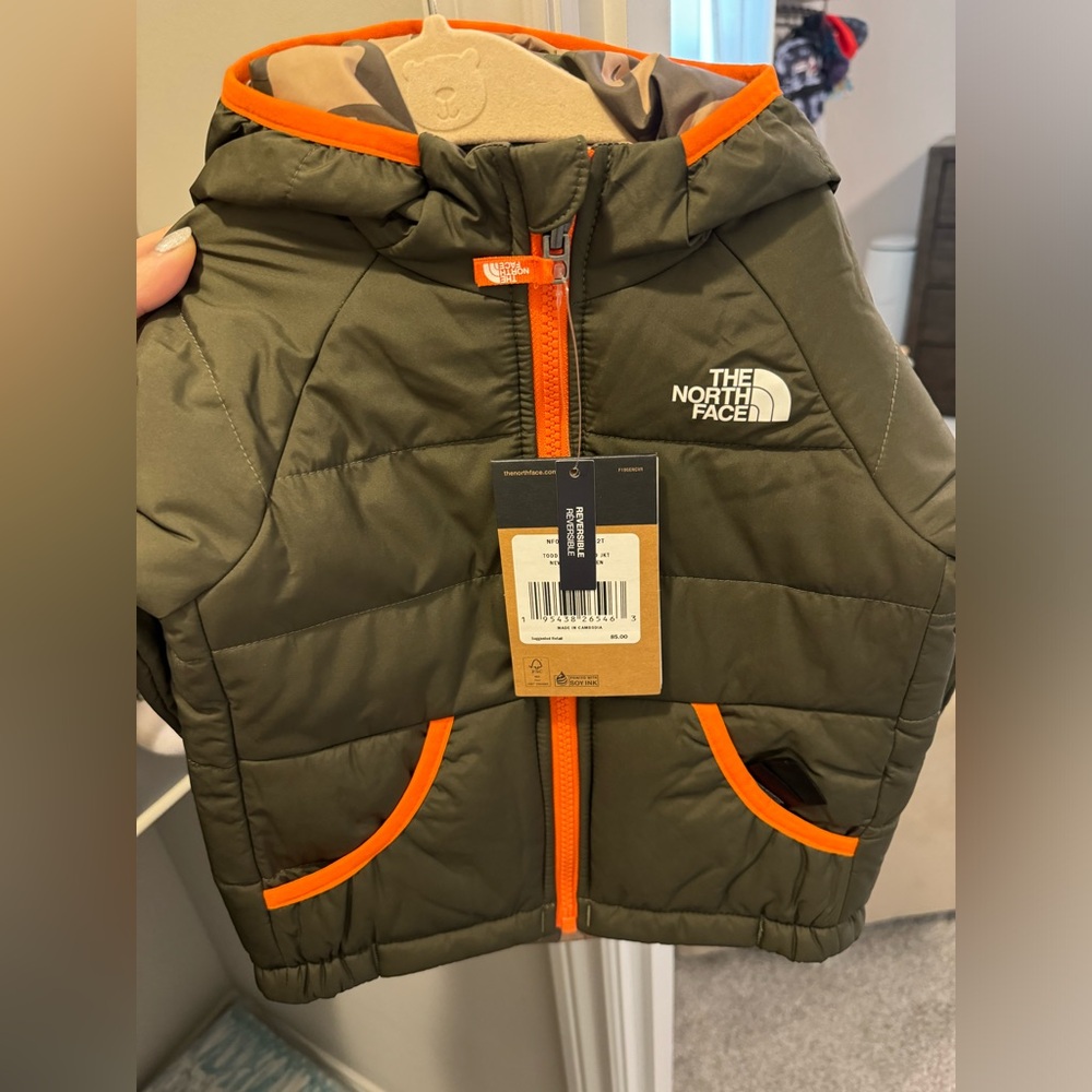 NWT toddler north face jacket camo green
